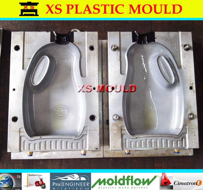 extrusion blow mould